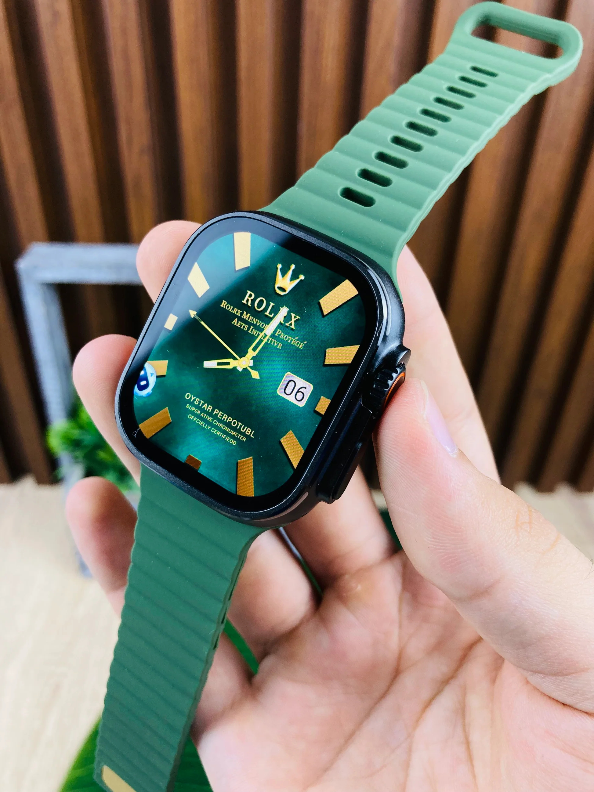 ساعة ذكية من سلسلة 10 إصدار رولكس